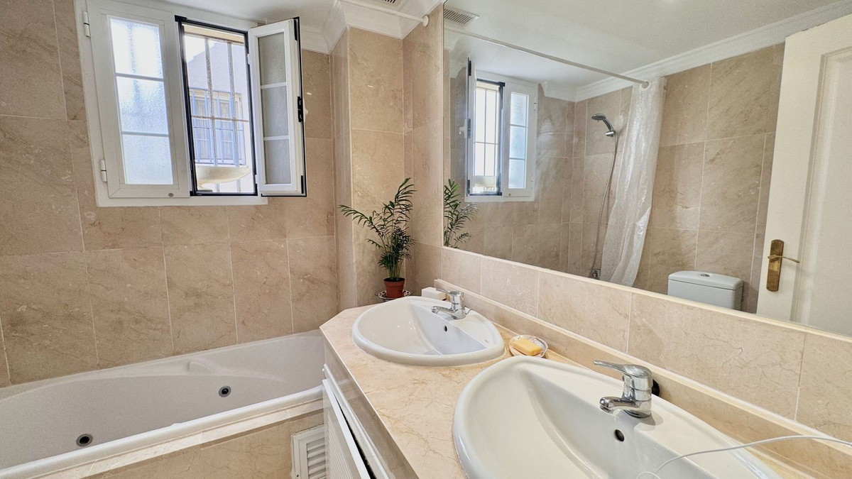 4 Bed Townhouse for sale in Puerto Banús Costa Del Sol, Málaga, Spain