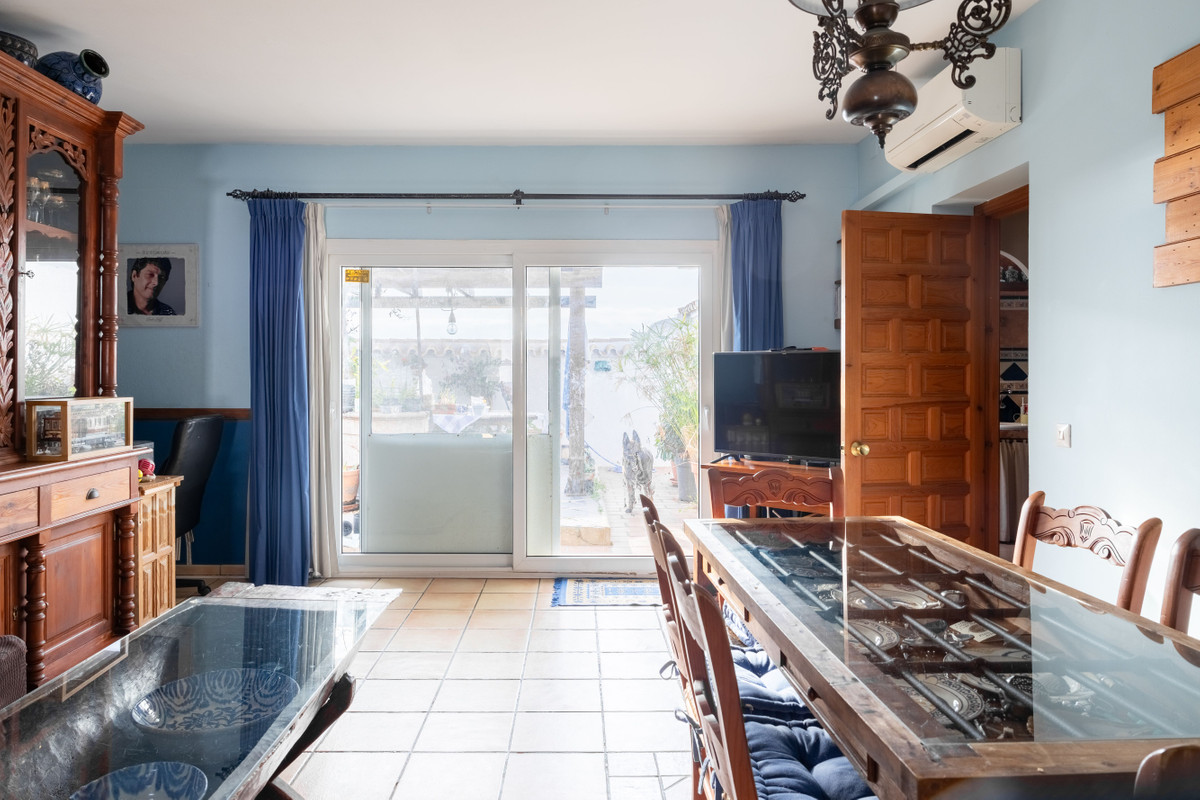 Se vende Villa - Chalet de 4 dormitorios en Costa Del Sol, Málaga, España
