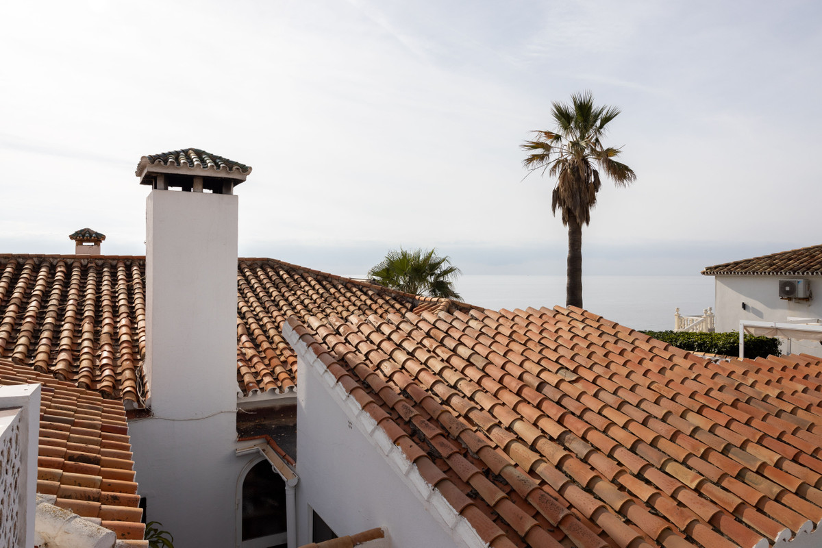 Se vende Villa - Chalet de 4 dormitorios en Costa Del Sol, Málaga, España