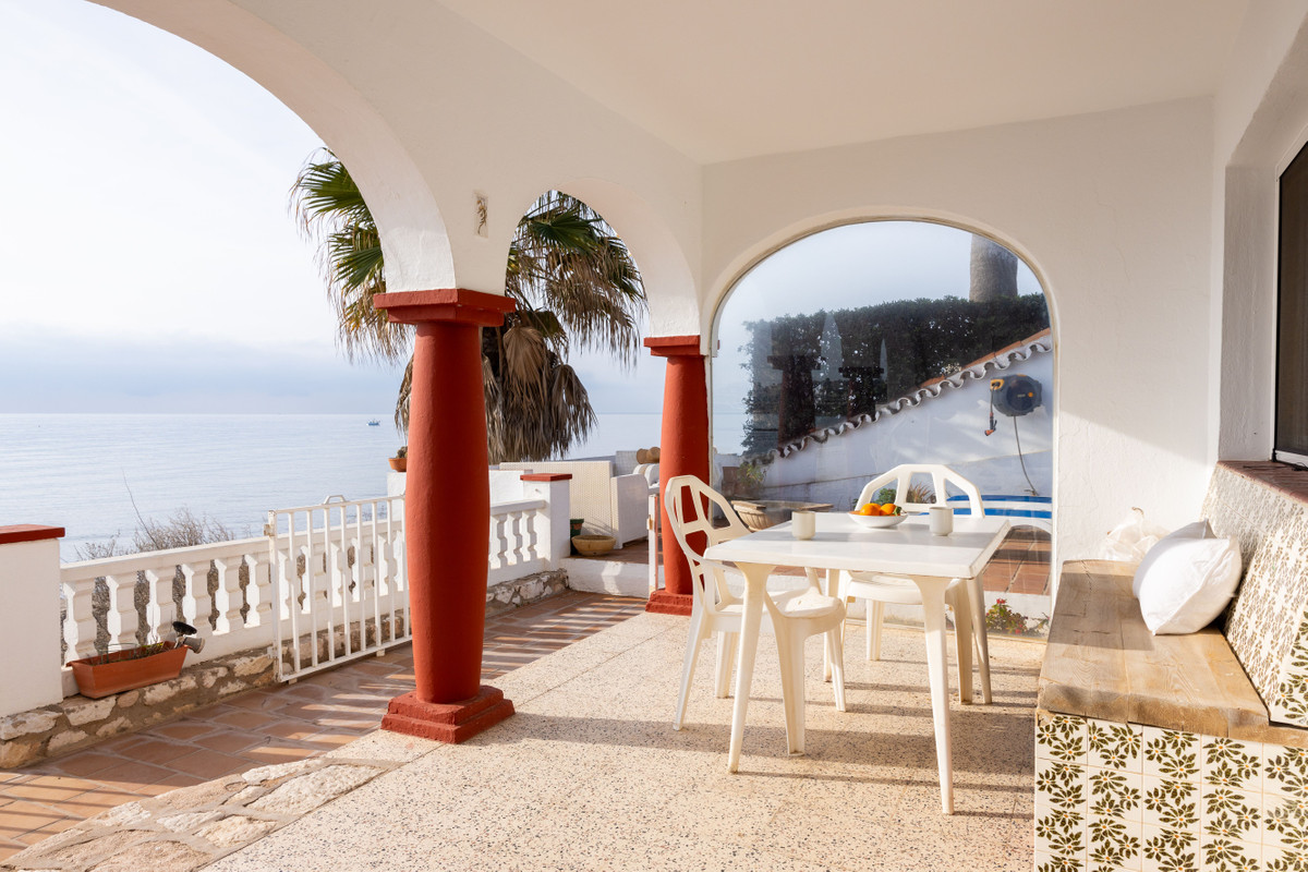 Se vende Villa - Chalet de 4 dormitorios en Costa Del Sol, Málaga, España