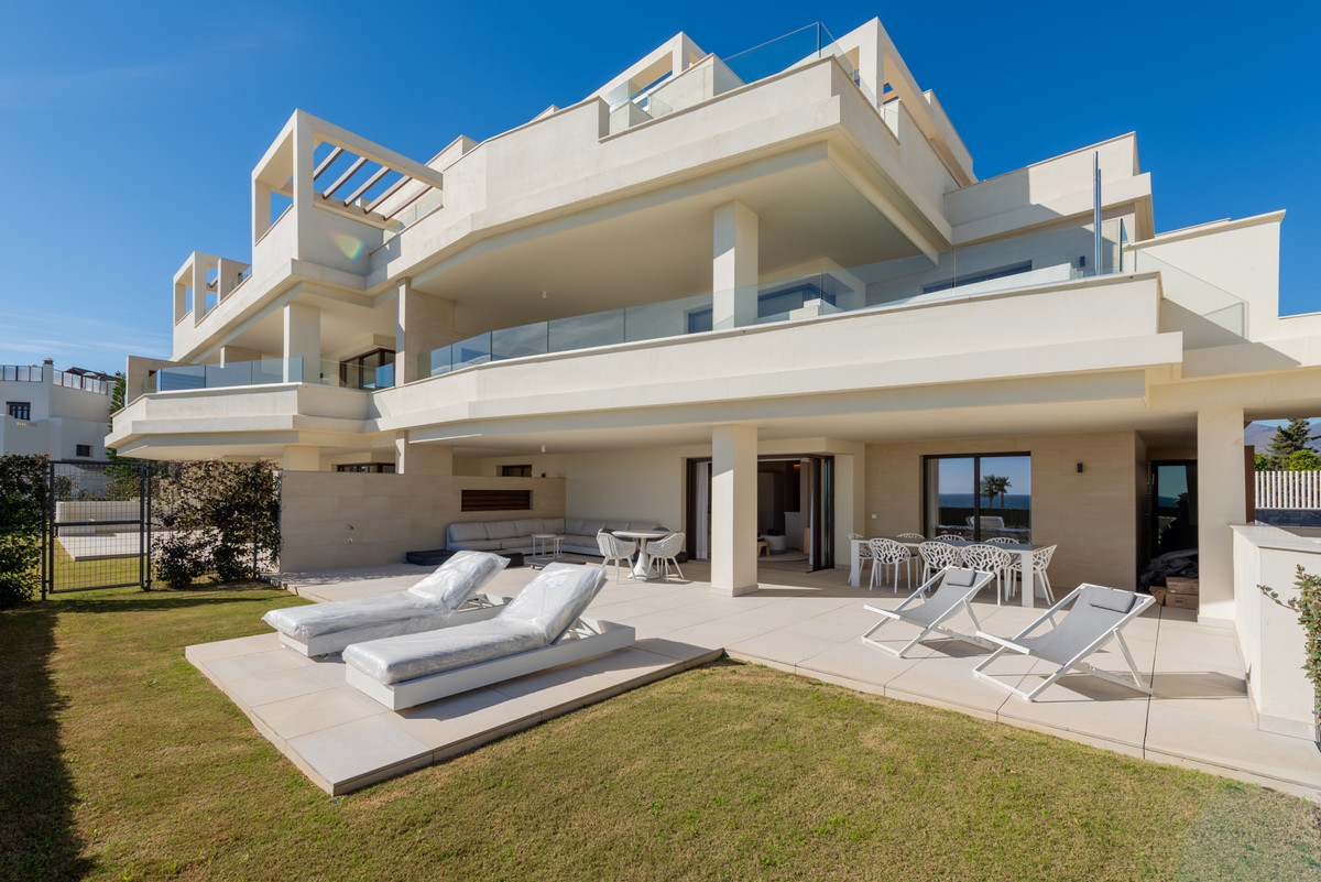 3 Bed Apartment for sale in Estepona Costa Del Sol, Málaga, Spain