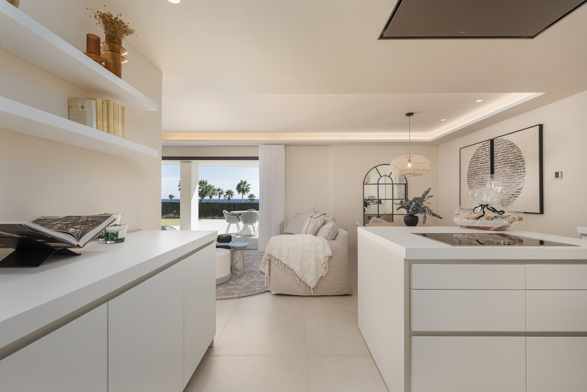 3 Bed Apartment for sale in Estepona Costa Del Sol, Málaga, Spain