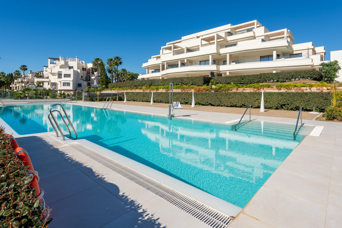 3 Bed Apartment for sale in Estepona Costa Del Sol, Málaga, Spain