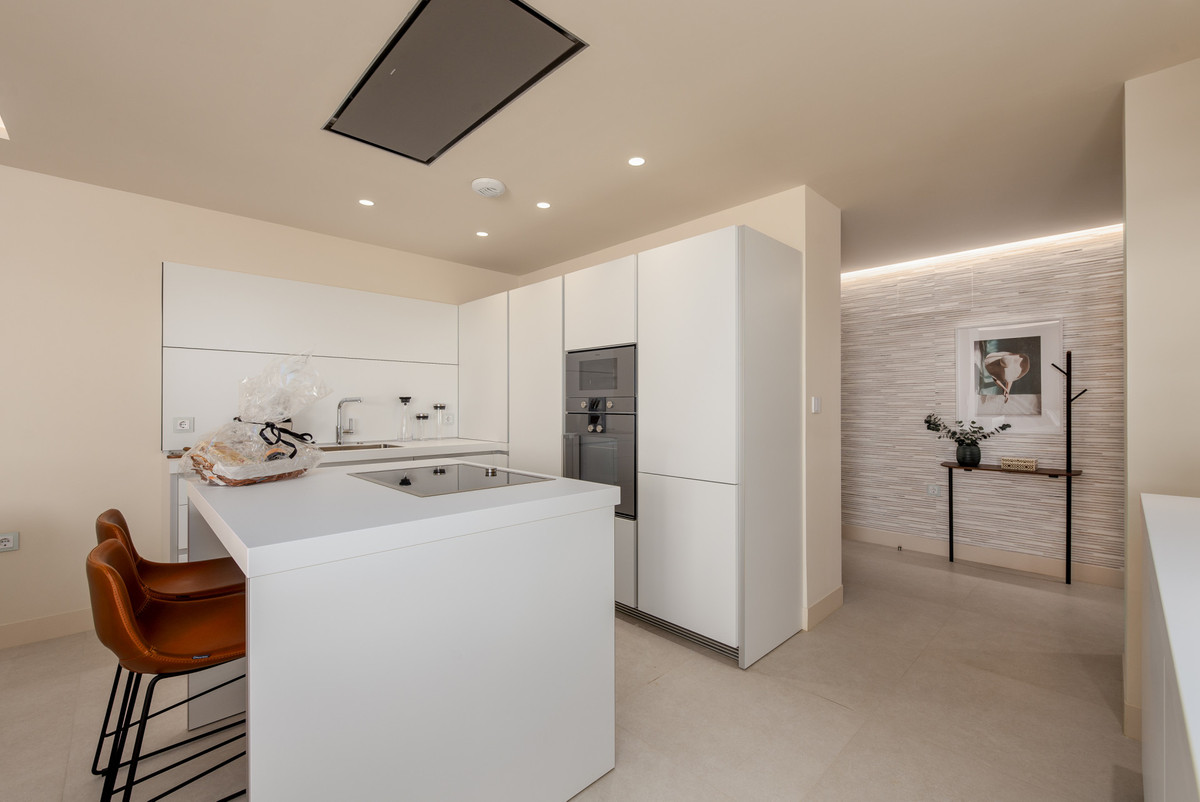 3 Bed Apartment for sale in Estepona Costa Del Sol, Málaga, Spain