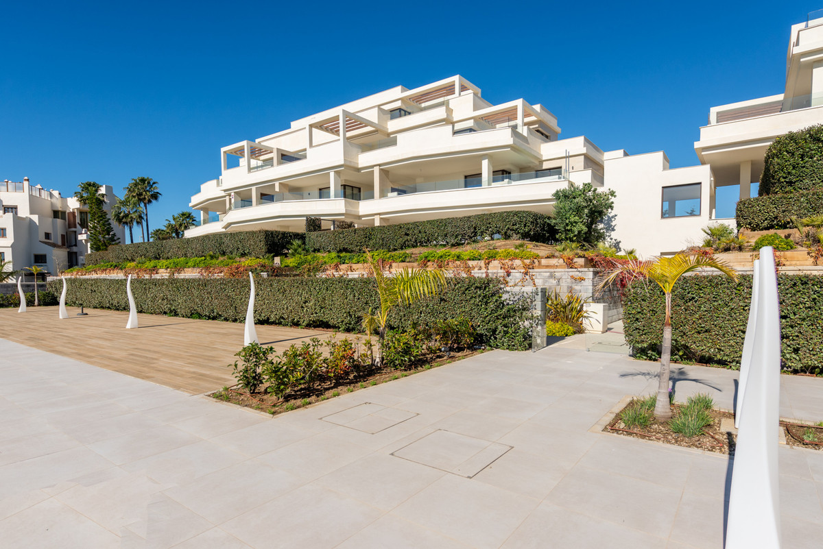3 Bed Apartment for sale in Estepona Costa Del Sol, Málaga, Spain