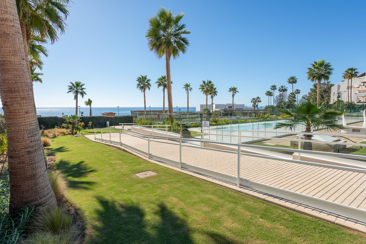 3 Bed Apartment for sale in Estepona Costa Del Sol, Málaga, Spain