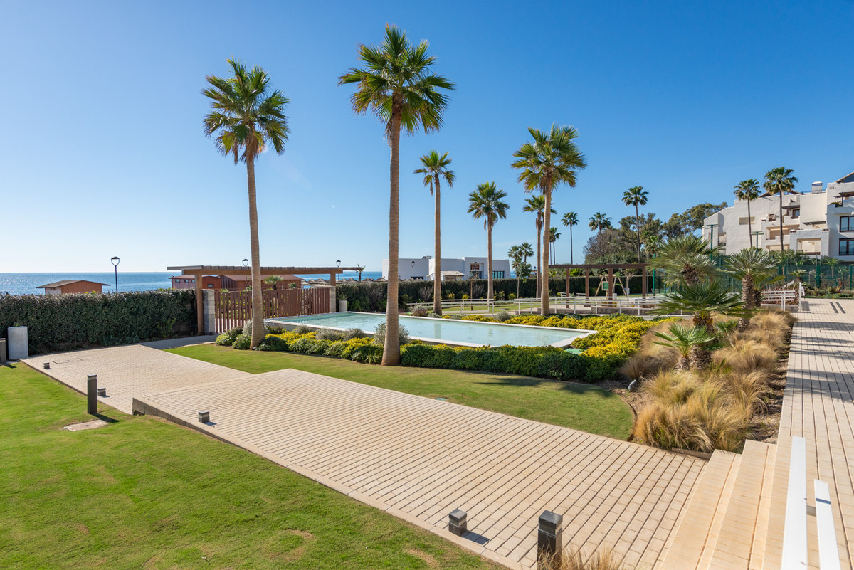 3 Bed Apartment for sale in Estepona Costa Del Sol, Málaga, Spain