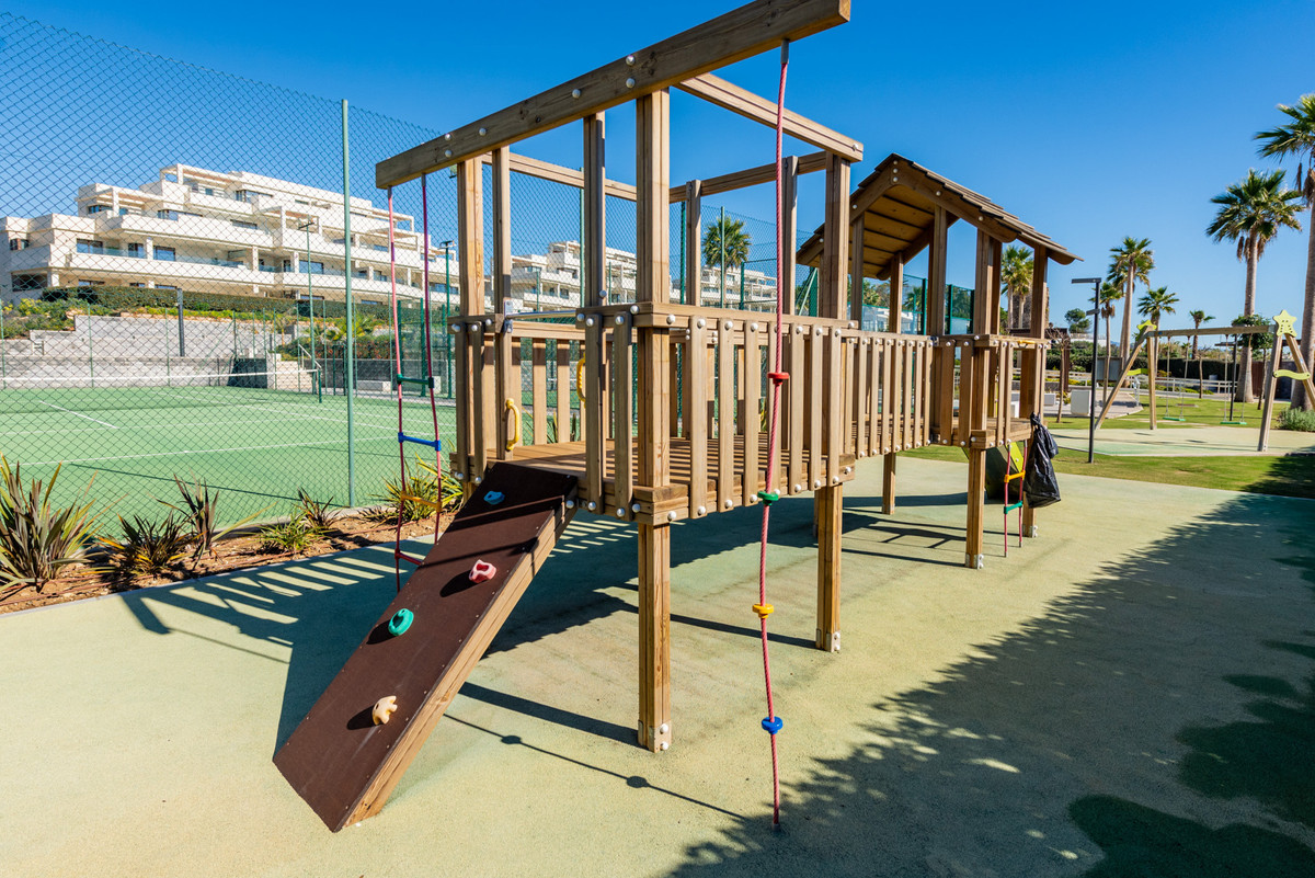 3 Bed Apartment for sale in Estepona Costa Del Sol, Málaga, Spain