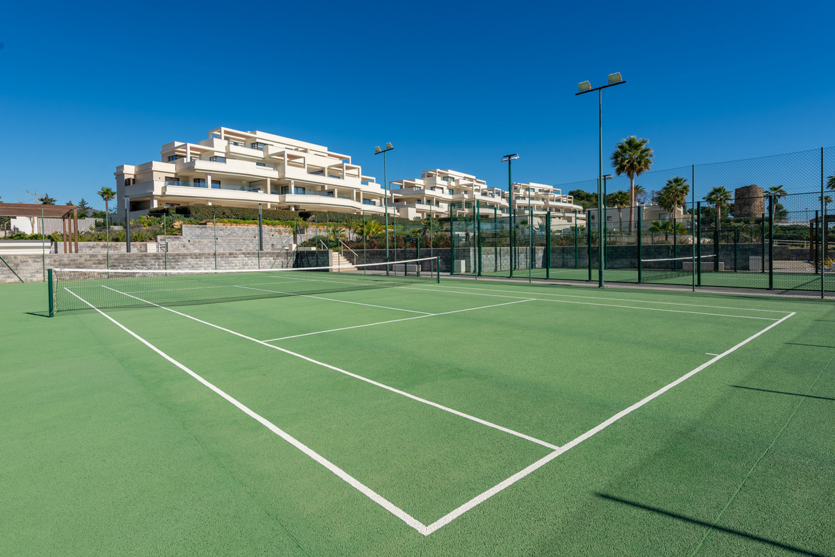 3 Bed Apartment for sale in Estepona Costa Del Sol, Málaga, Spain