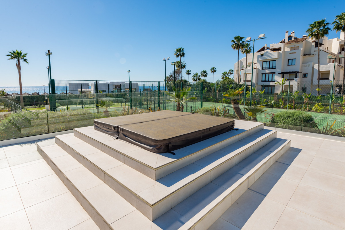 3 Bed Apartment for sale in Estepona Costa Del Sol, Málaga, Spain