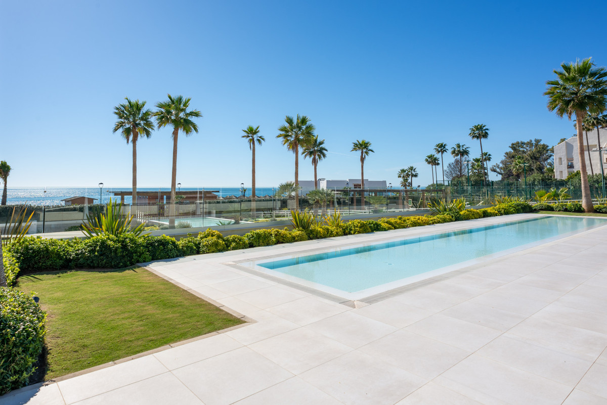 3 Bed Apartment for sale in Estepona Costa Del Sol, Málaga, Spain