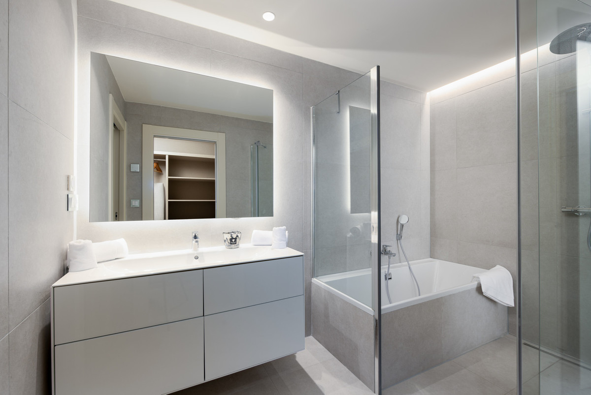3 Bed Apartment for sale in Estepona Costa Del Sol, Málaga, Spain