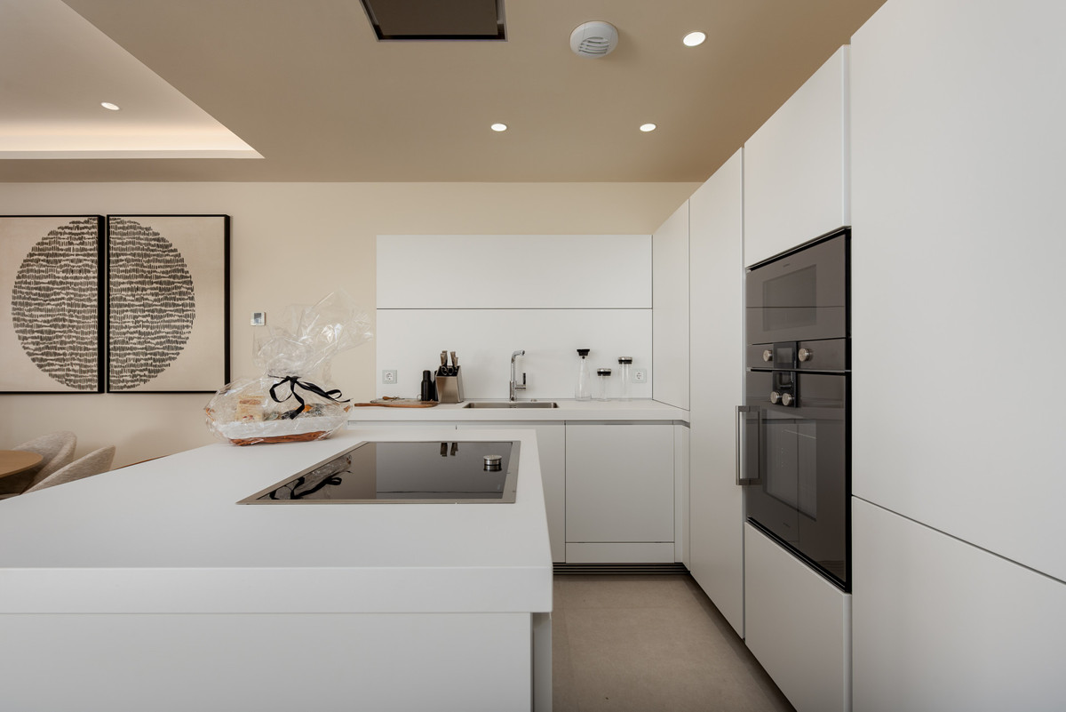 3 Bed Apartment for sale in Estepona Costa Del Sol, Málaga, Spain