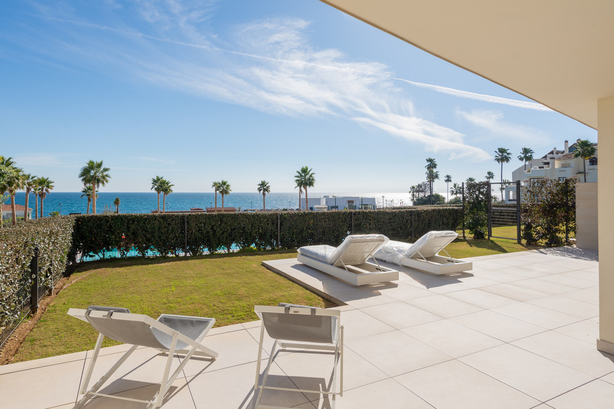 3 Bed Apartment for sale in Estepona Costa Del Sol, Málaga, Spain