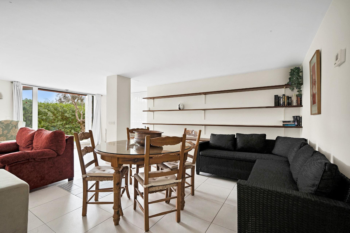 5 Bed Townhouse for sale in Elviria Costa Del Sol, Málaga, Spain