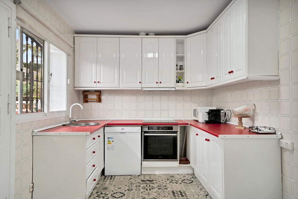 5 Bed Townhouse for sale in Elviria Costa Del Sol, Málaga, Spain
