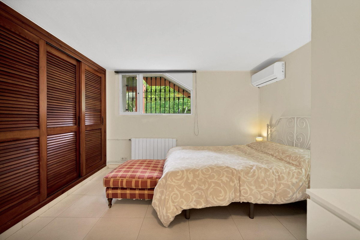 5 Bed Townhouse for sale in Elviria Costa Del Sol, Málaga, Spain