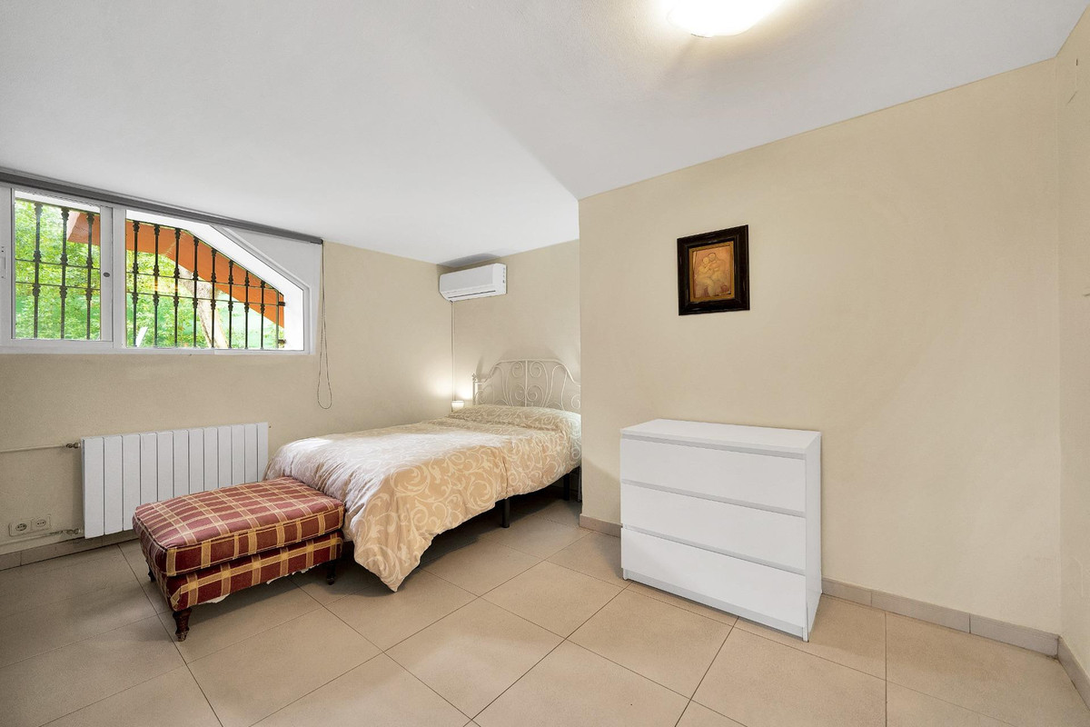 5 Bed Townhouse for sale in Elviria Costa Del Sol, Málaga, Spain