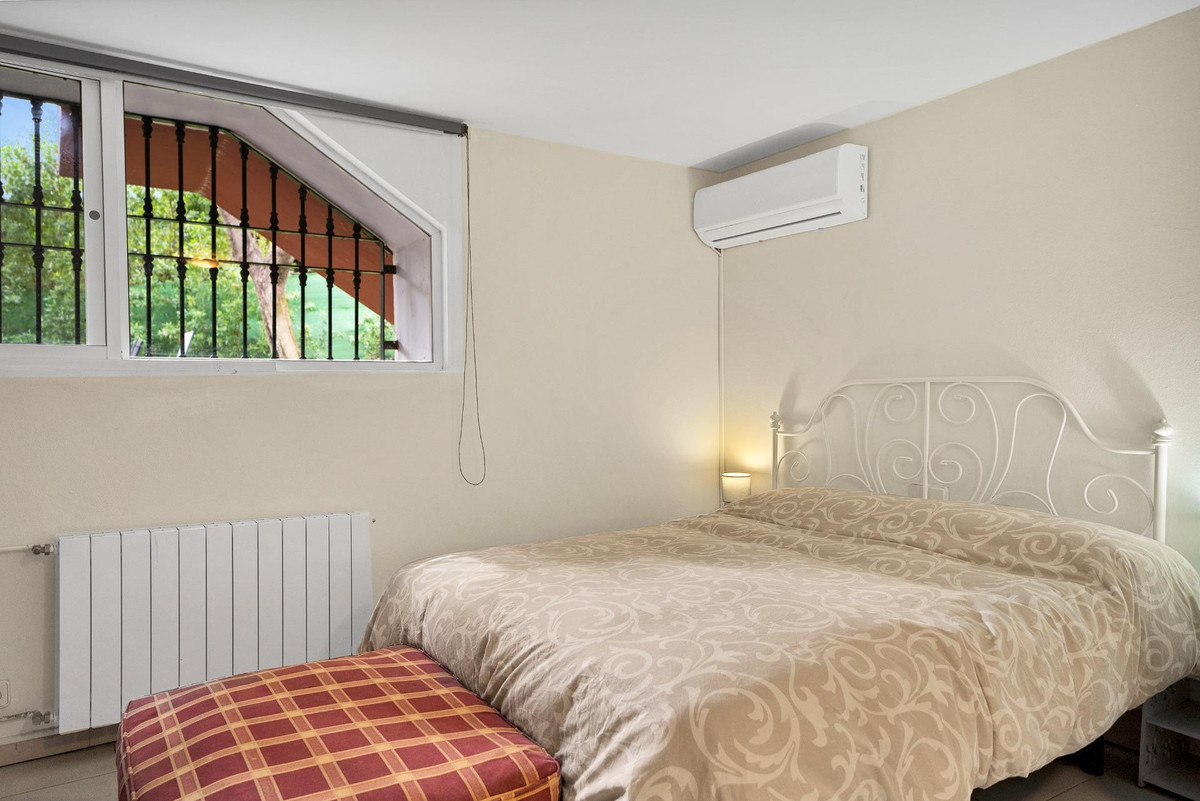 5 Bed Townhouse for sale in Elviria Costa Del Sol, Málaga, Spain