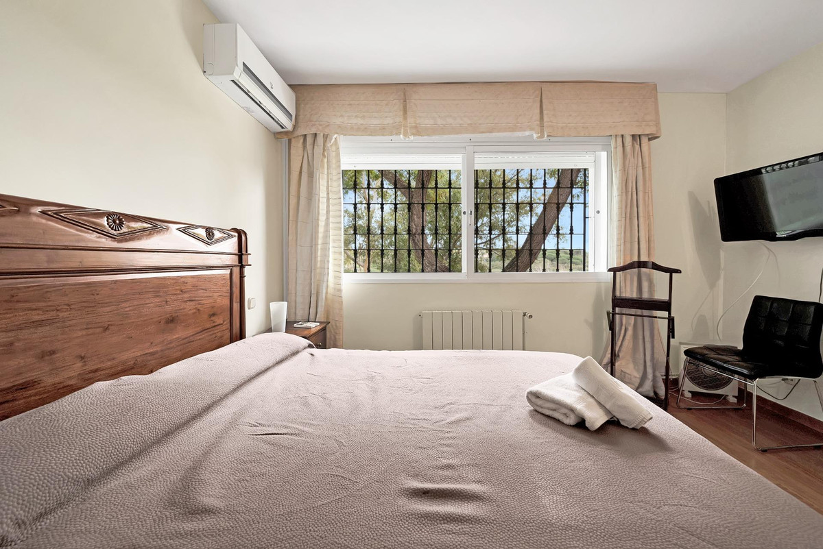 5 Bed Townhouse for sale in Elviria Costa Del Sol, Málaga, Spain