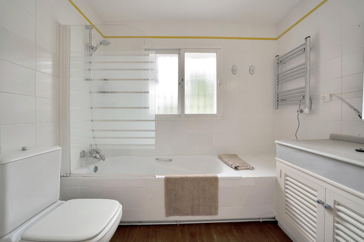 5 Bed Townhouse for sale in Elviria Costa Del Sol, Málaga, Spain