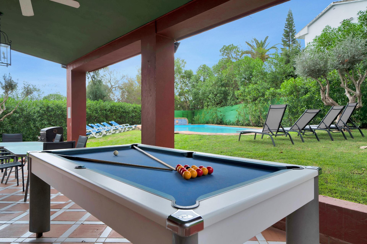 5 Bed Townhouse for sale in Elviria Costa Del Sol, Málaga, Spain