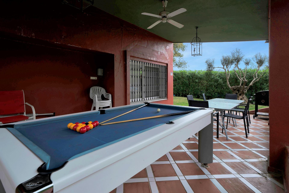 5 Bed Townhouse for sale in Elviria Costa Del Sol, Málaga, Spain