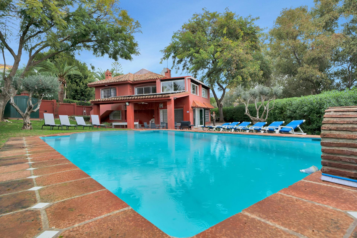 5 Bed Townhouse for sale in Elviria Costa Del Sol, Málaga, Spain