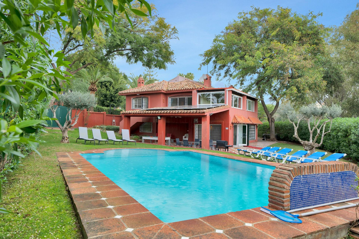 5 Bed Townhouse for sale in Elviria Costa Del Sol, Málaga, Spain