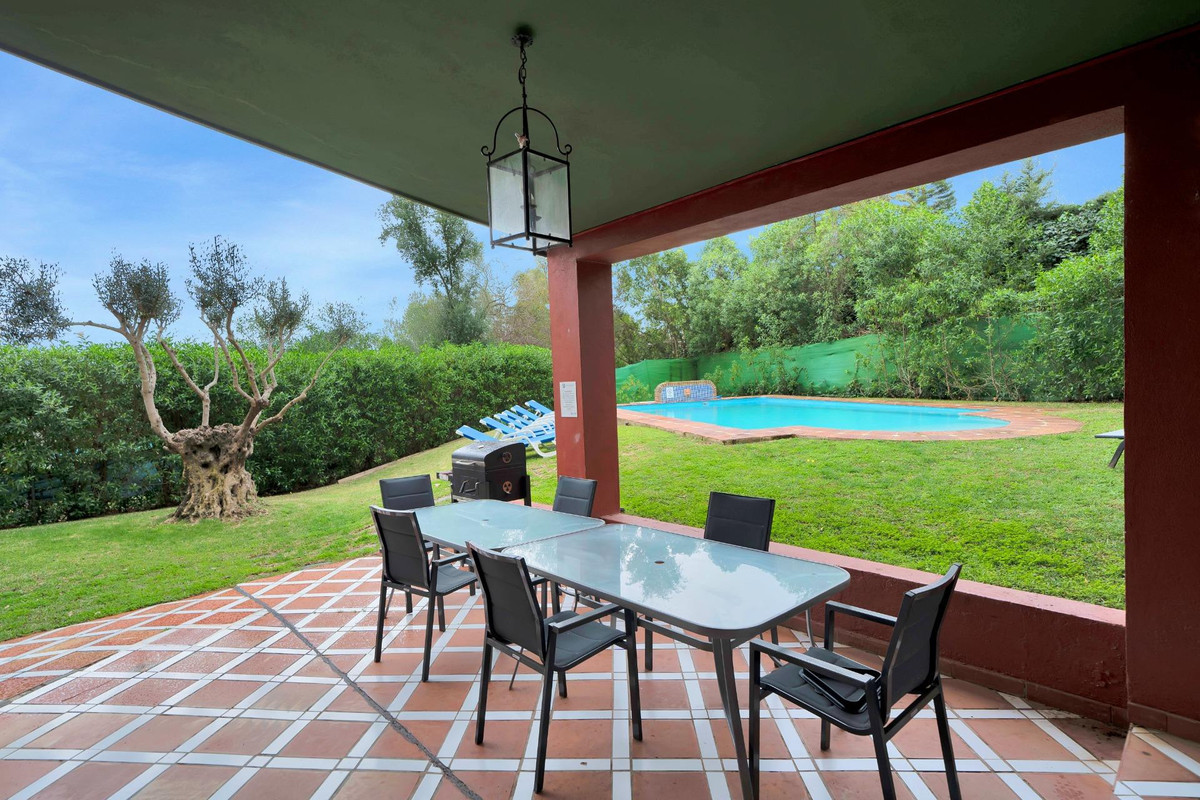5 Bed Townhouse for sale in Elviria Costa Del Sol, Málaga, Spain