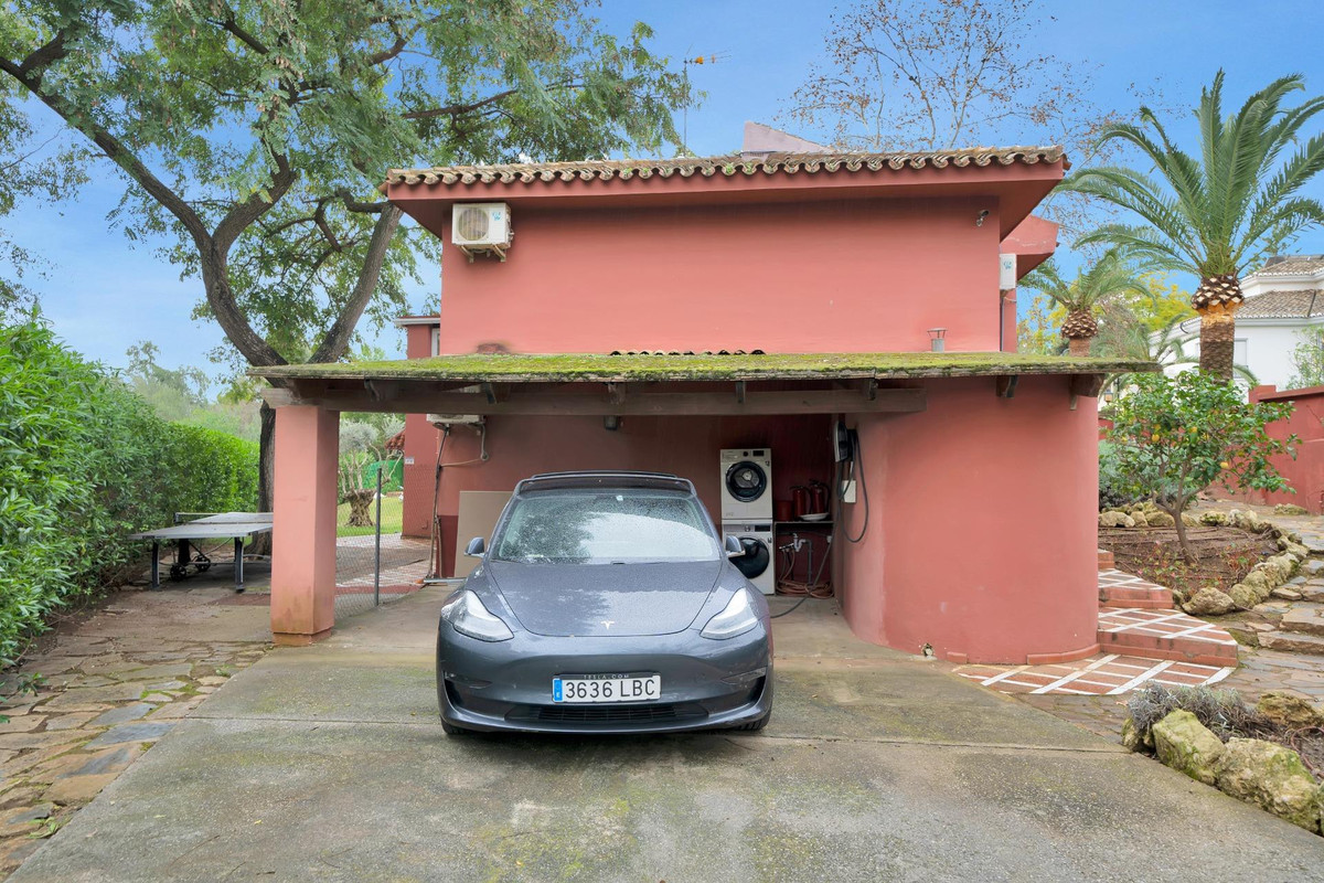 5 Bed Townhouse for sale in Elviria Costa Del Sol, Málaga, Spain