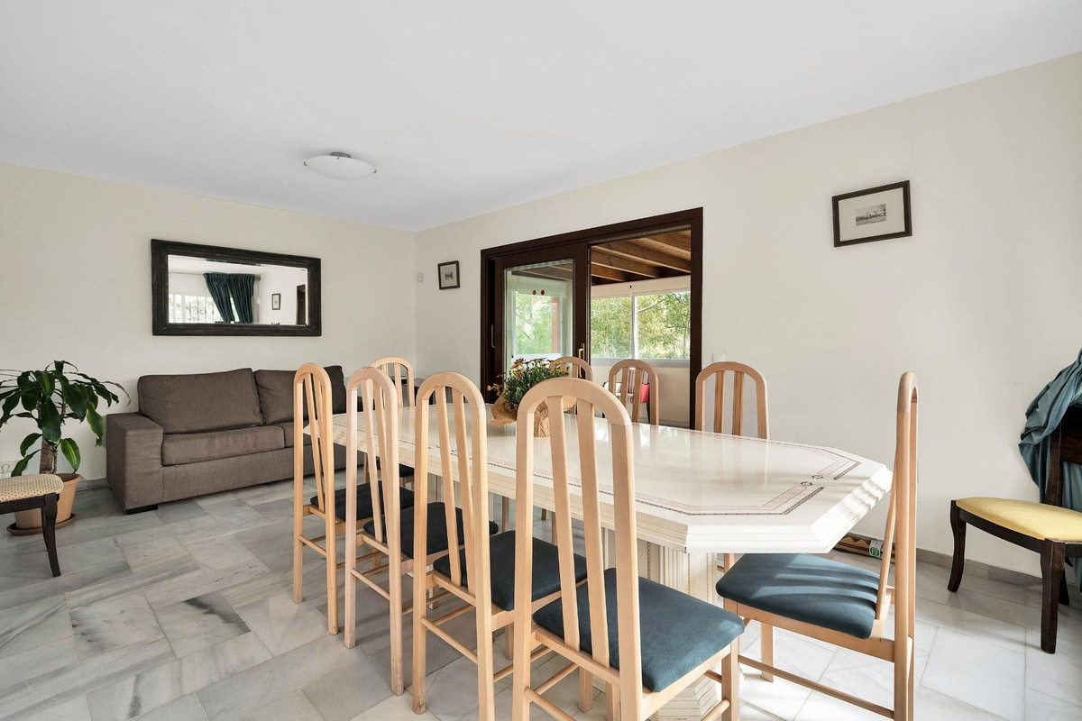 5 Bed Townhouse for sale in Elviria Costa Del Sol, Málaga, Spain