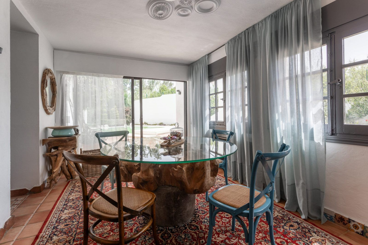 Se vende Villa - Chalet de 4 dormitorios en Costa Del Sol, Málaga, España