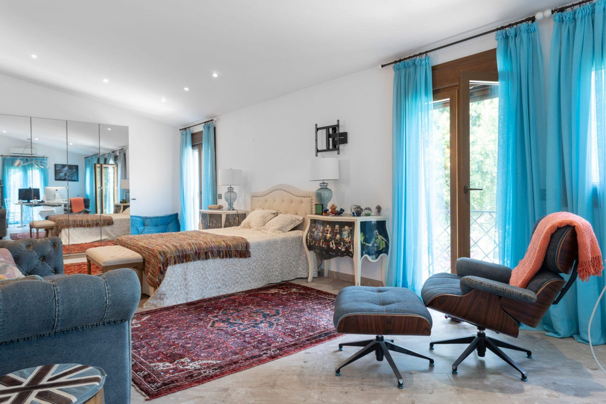 Se vende Villa - Chalet de 4 dormitorios en Costa Del Sol, Málaga, España