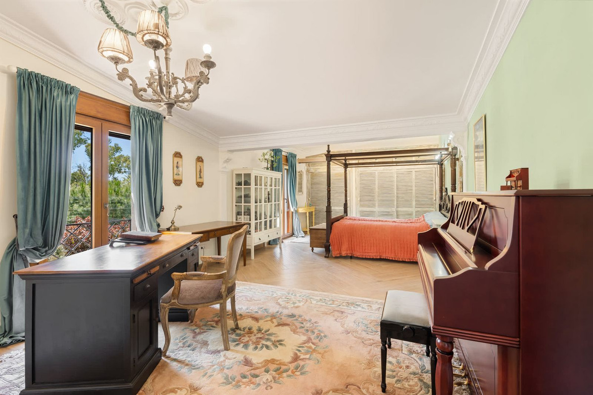 Se vende Villa - Chalet de 4 dormitorios en Costa Del Sol, Málaga, España