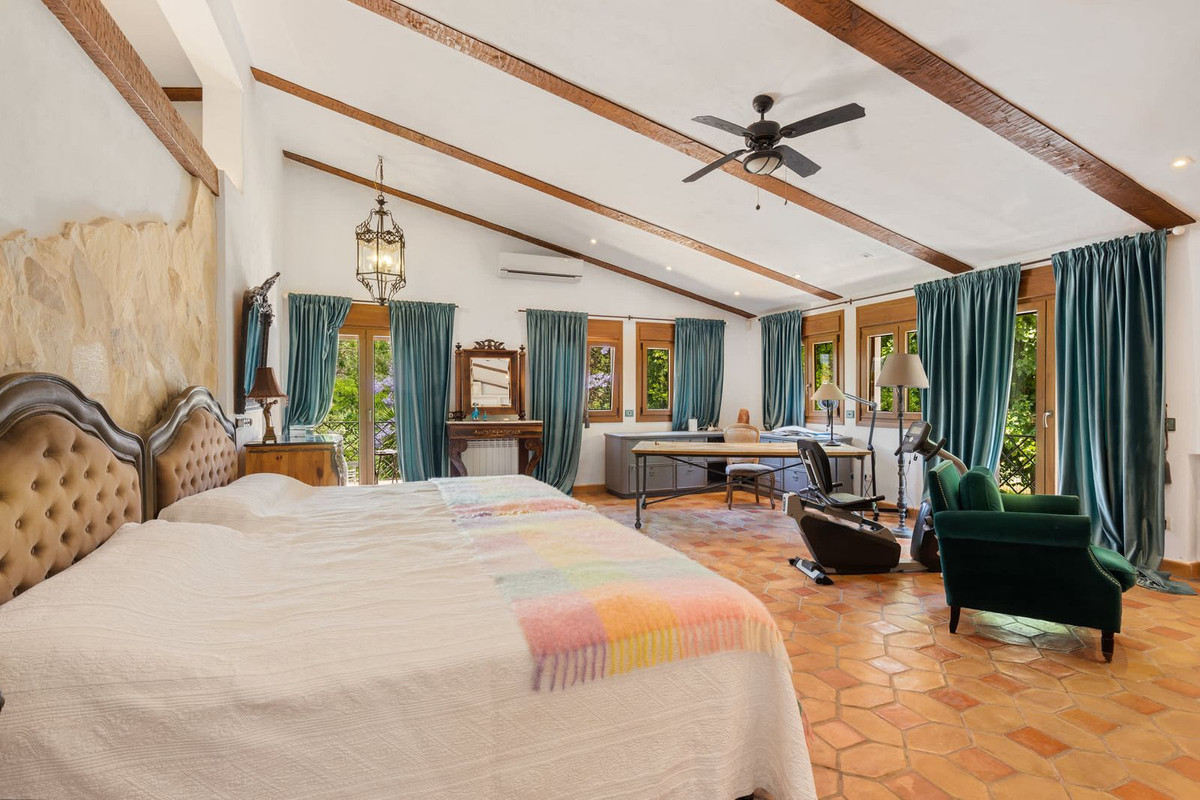Se vende Villa - Chalet de 4 dormitorios en Costa Del Sol, Málaga, España