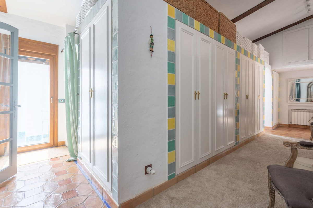 Se vende Villa - Chalet de 4 dormitorios en Costa Del Sol, Málaga, España