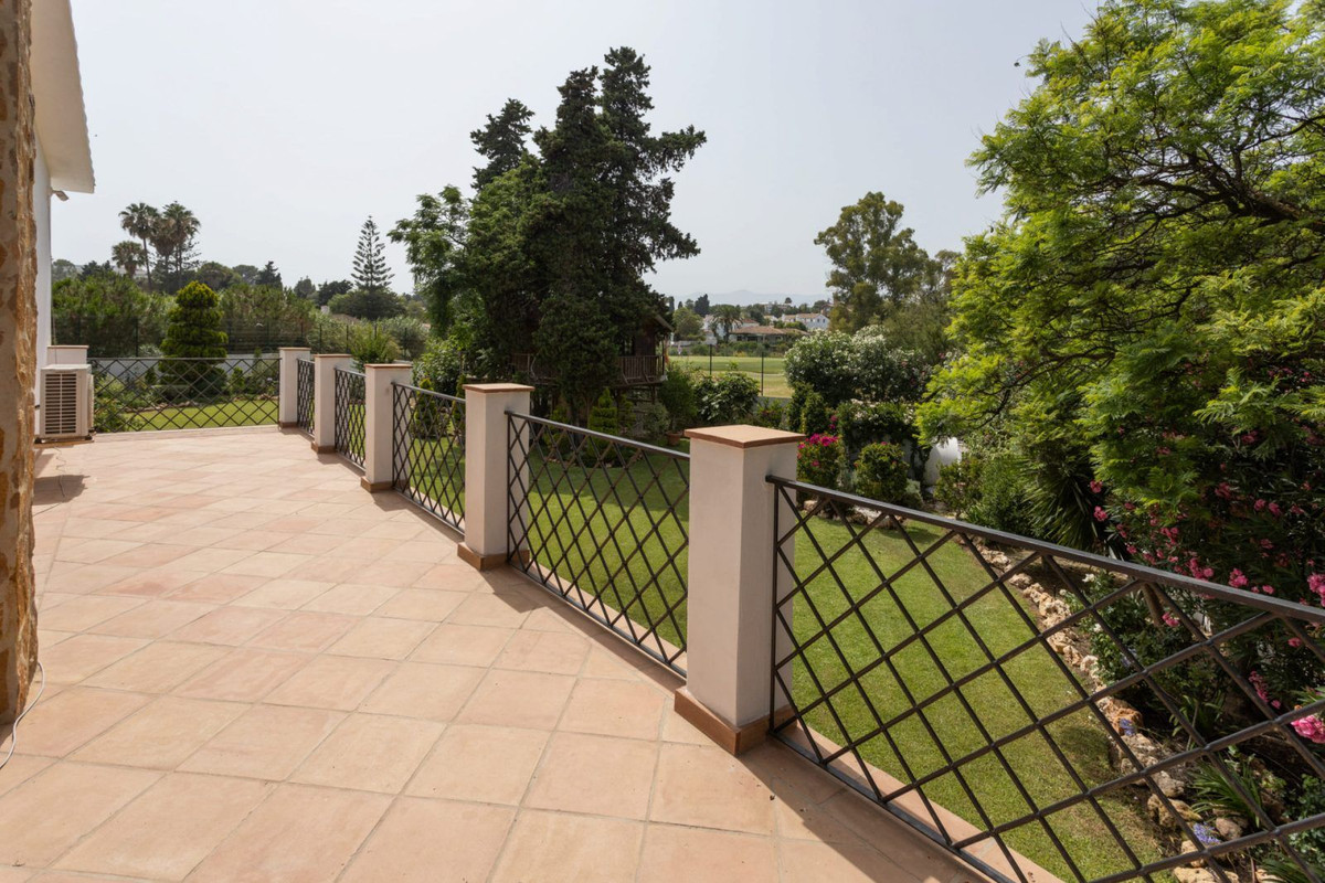 Se vende Villa - Chalet de 4 dormitorios en Costa Del Sol, Málaga, España