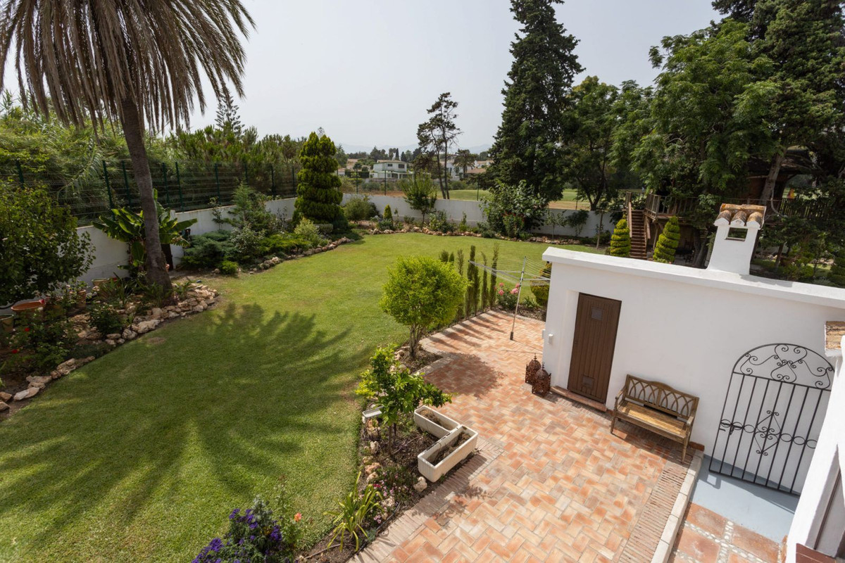 Se vende Villa - Chalet de 4 dormitorios en Costa Del Sol, Málaga, España