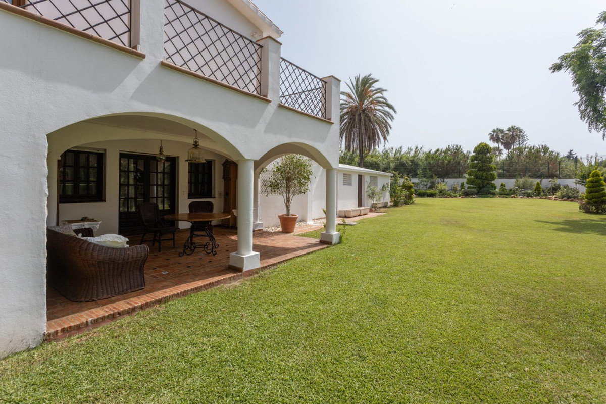 Se vende Villa - Chalet de 4 dormitorios en Costa Del Sol, Málaga, España
