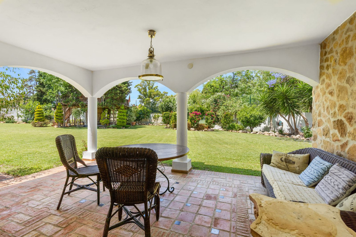 Se vende Villa - Chalet de 4 dormitorios en Costa Del Sol, Málaga, España