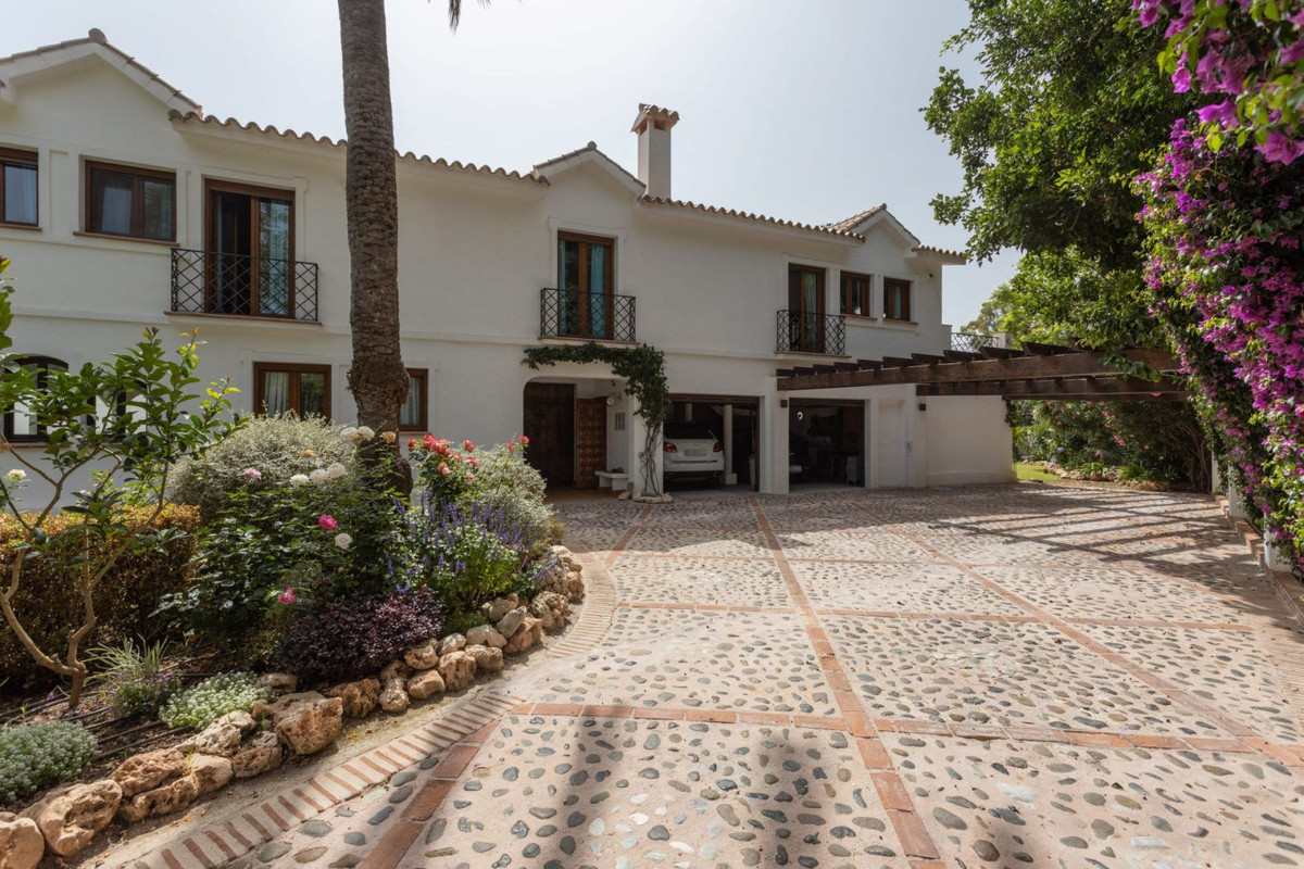 Se vende Villa - Chalet de 4 dormitorios en Costa Del Sol, Málaga, España