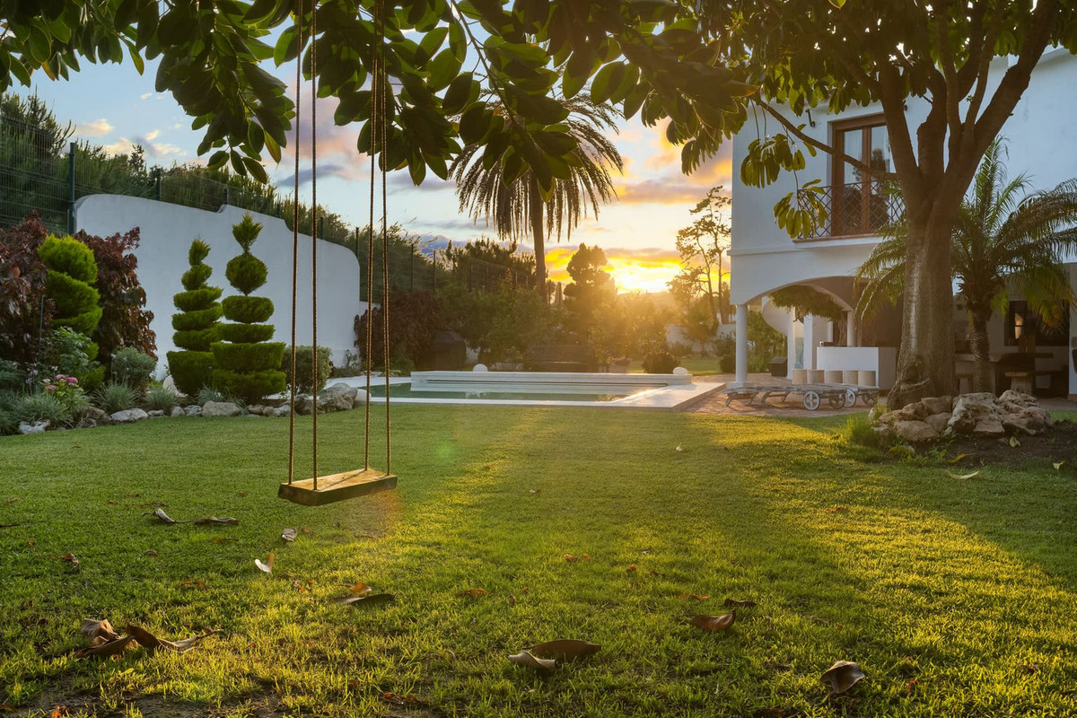 Se vende Villa - Chalet de 4 dormitorios en Costa Del Sol, Málaga, España