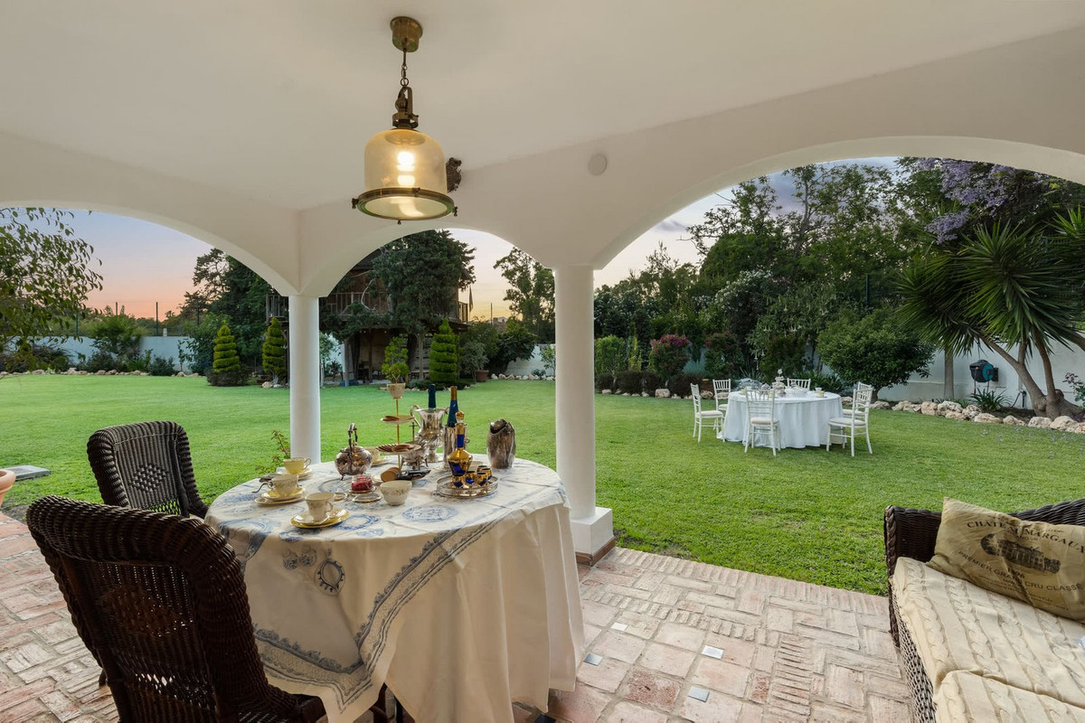 Se vende Villa - Chalet de 4 dormitorios en Costa Del Sol, Málaga, España