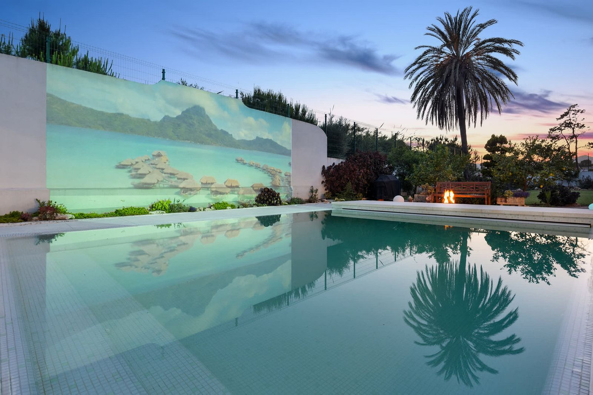 Se vende Villa - Chalet de 4 dormitorios en Costa Del Sol, Málaga, España