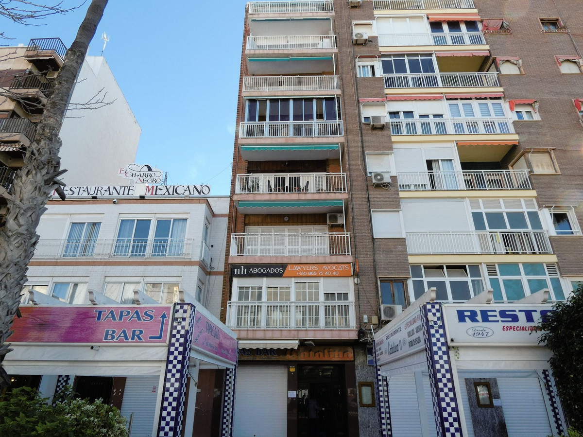 Se vende Apartamento Planta Media de 3 dormitorios en Costa Blanca, Alicante, España