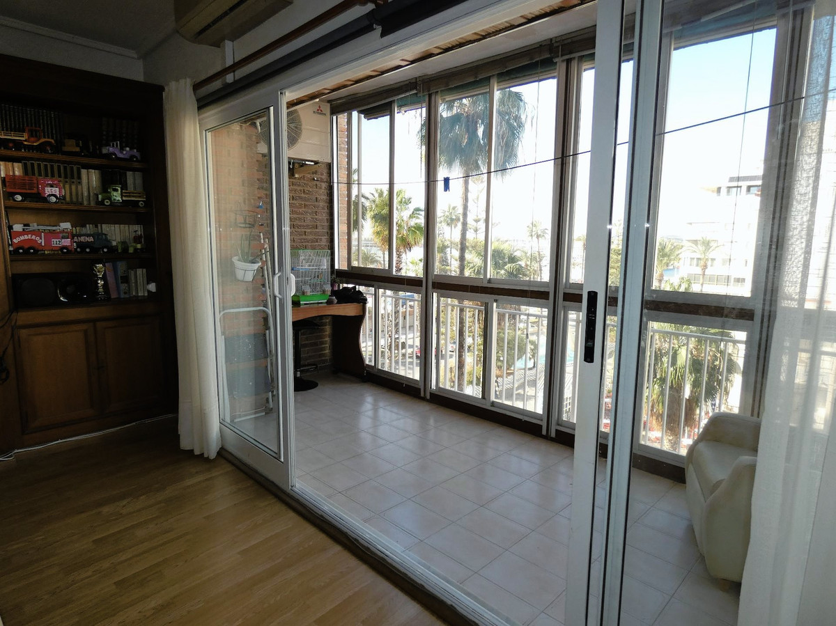 Se vende Apartamento Planta Media de 3 dormitorios en Costa Blanca, Alicante, España