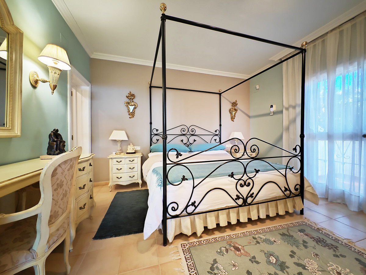 4 Bed Townhouse for sale in Marbesa Costa Del Sol, Málaga, Spain