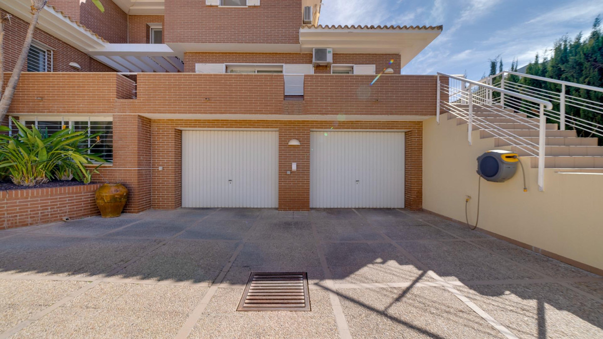 7 Bed Townhouse for sale in Benidorm Costa Blanca, Alicante, Spain