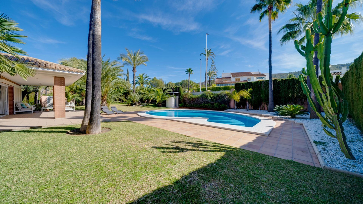 7 Bed Townhouse for sale in Benidorm Costa Blanca, Alicante, Spain